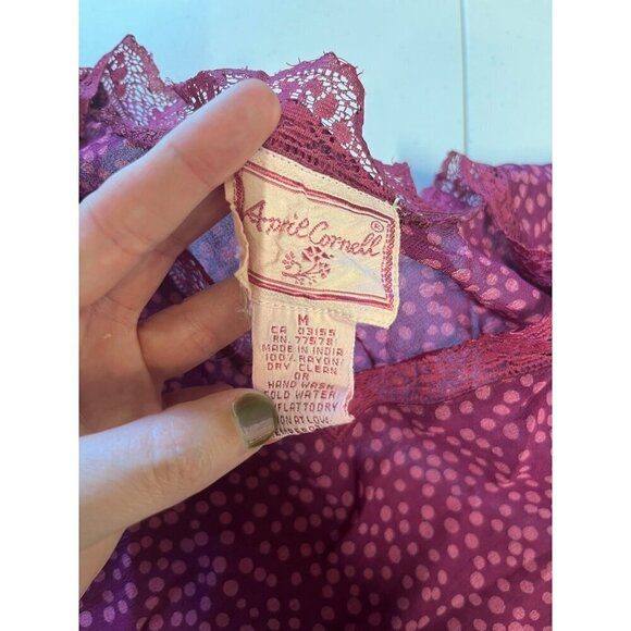 April Cornell Midi Maxi Dress V-Shaped Hem Medium Burgundy Purple Dots Lace Y2K - Picture 8 of 9